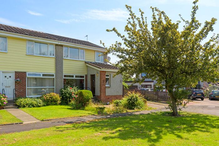 3 Bedroom Semi-Detached House For Sale In Ronaldson Grove, Dunfermline, KY12