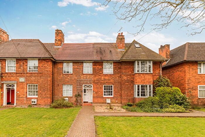 6 Bedroom Terraced House To Rent In Henchman Street, East Acton, W12