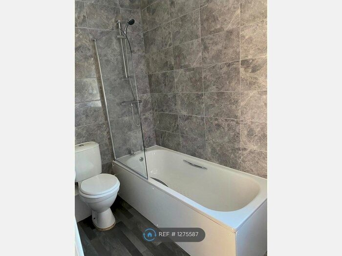 3 Bedroom Flat To Rent In Liverpool House, Ffynyngroyw CH8
