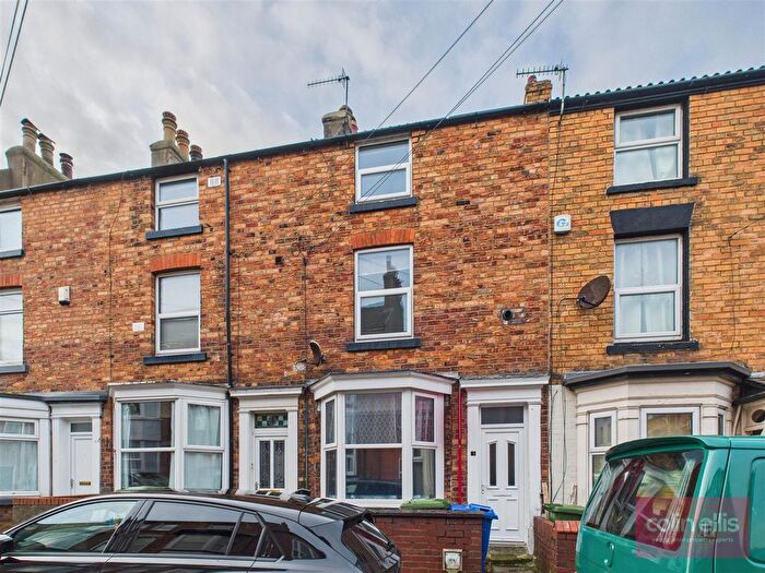 2 Bedroom Terraced House For Sale In Trafalgar Terrace, Scarborough, YO12