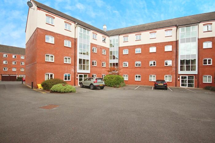 2 Bedroom Flat For Sale In Chandley Wharf, Warwick, Warwickshire, CV34