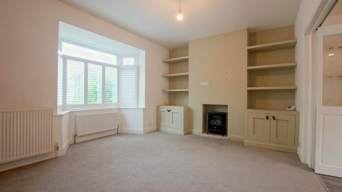 3 Bedroom Semi-Detached House To Rent In Dodsworth Avenue, York, YO31