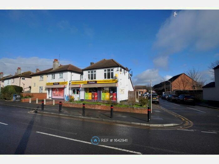 2 Bedroom Flat To Rent In Ness Road, Shoeburyness, Southend-On-Sea, SS3