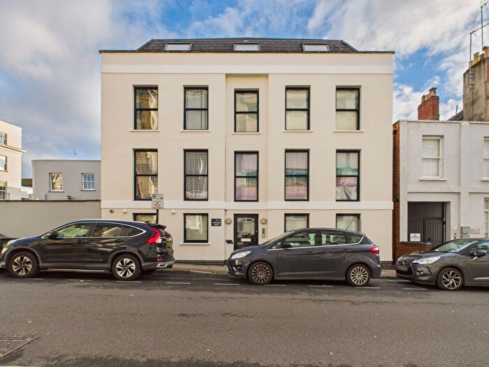 1 Bedroom Flat To Rent In Wellington Street, Cheltenham, GL50