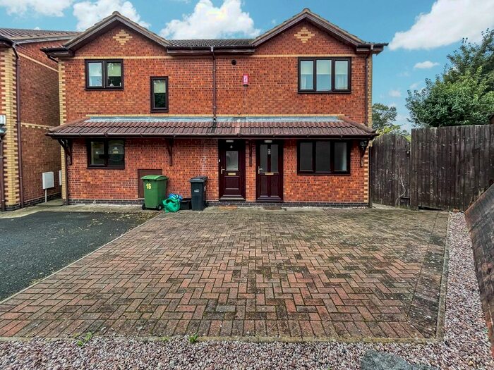 2 Bedroom Flat To Rent In South Park Mews, Brierley Hill DY5