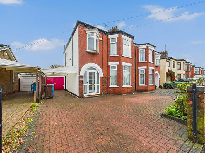 3 Bedroom Semi Detached House For Sale In Gillshill Road, Hull, HU8