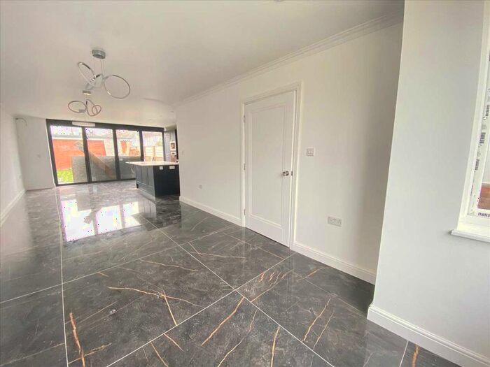 4 Bedroom End Of Terrace House To Rent In Ruislip Road East, London, W13