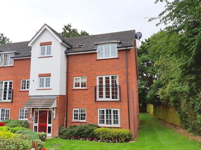 2 Bedroom Apartment To Rent In Sycamore House, Wythall, B47