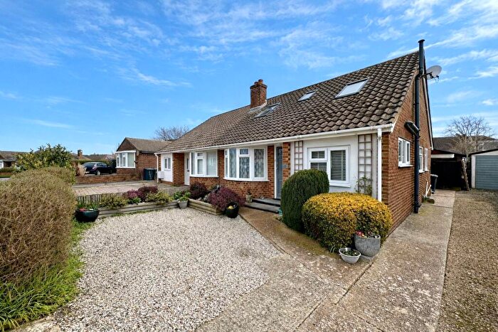 4 Bedroom Bungalow For Sale In Sandbanks Way, Hailsham, East Sussex, BN27