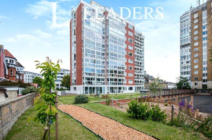 2 Bedroom Flat To Rent In West Cliff Road, Bournemouth, BH2
