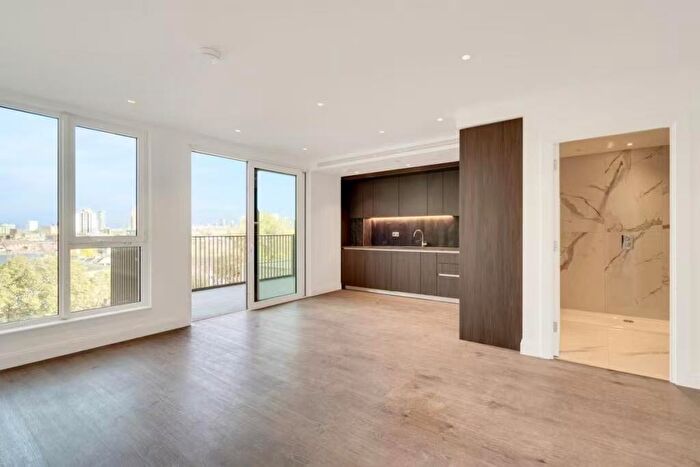 2 Bedroom Apartment To Rent In Gasholder Place, London, SE11