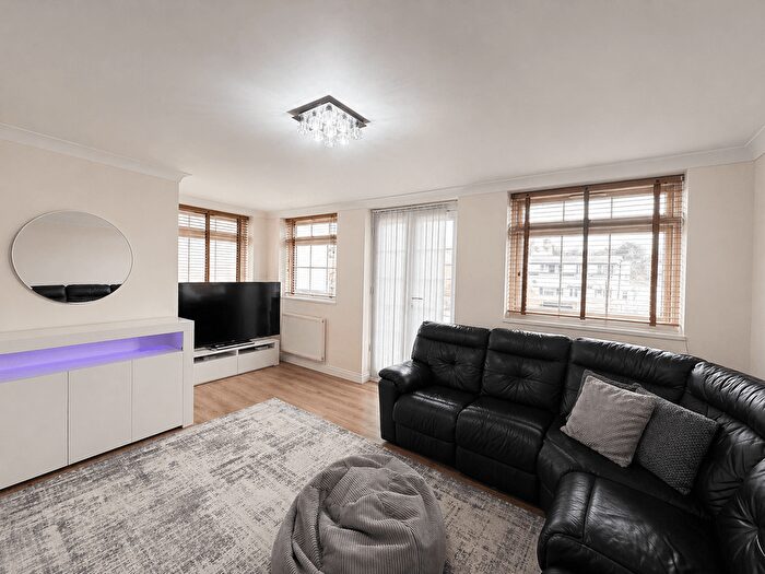 2 Bedroom Flat For Sale In Harrow Road, HA0