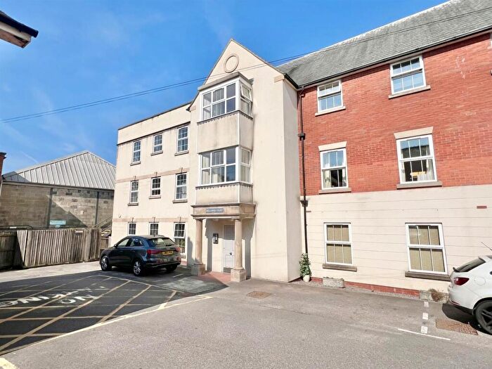 2 Bedroom Apartment For Sale In Mellowes Court, Axminster, EX13
