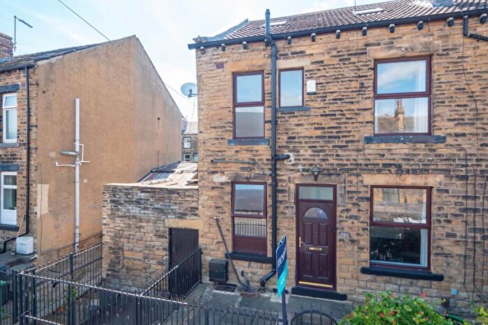 2 Bedroom End Of Terrace House For Sale In Pembroke Road, Pudsey, LS28