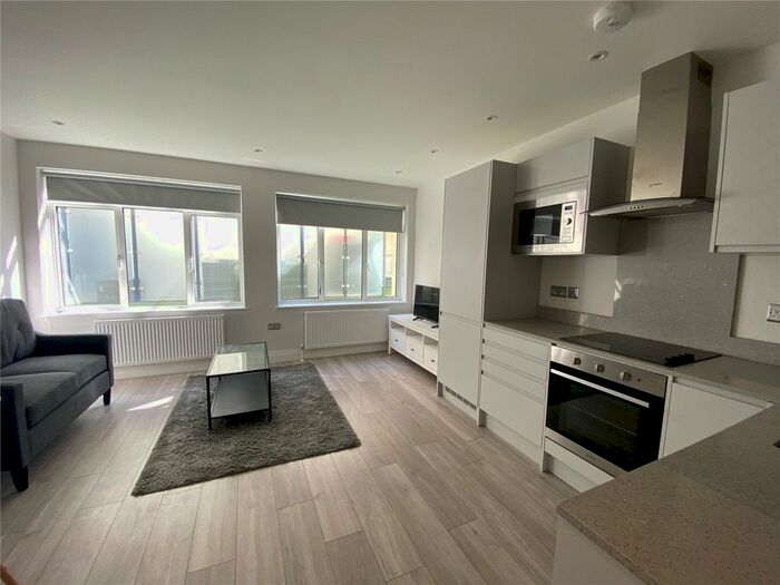 Studio To Rent In South Street, Staines-Upon-Thames, Surrey, TW18