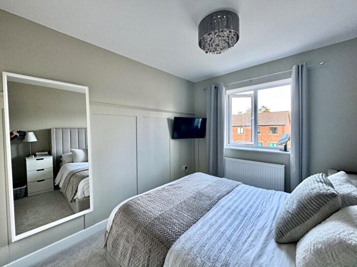 3 Bedroom Semi-Detached House For Sale In Westcliffe Road, Cleckheaton, BD19