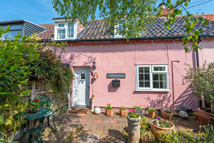 2 Bedroom Cottage For Sale In Mill Lane, Trimley St. Martin, IP11