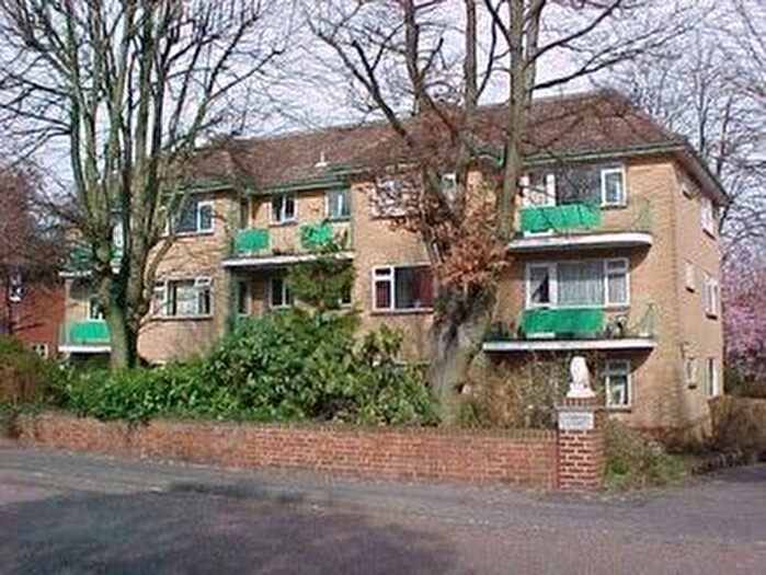 1 Bedroom Flat To Rent In Parkstone, Poole, BH14