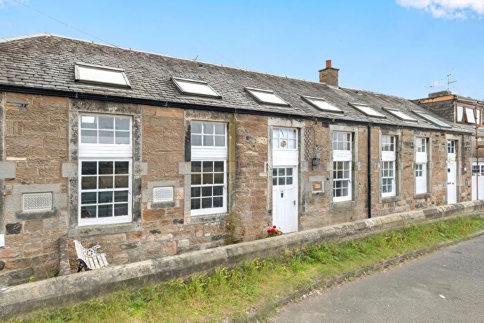 3 Bedroom Terraced House For Sale In Stanedykehead, Braids, Edinburgh, EH16