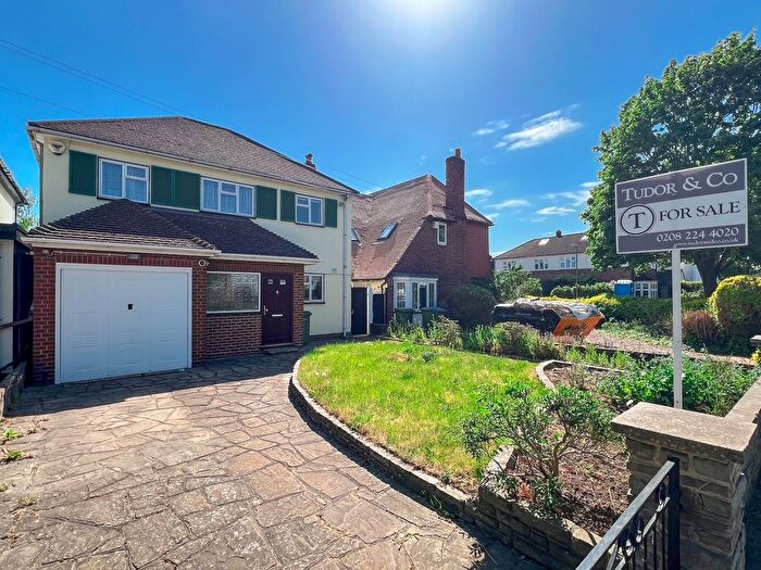 3 Bedroom Detached House For Sale In Esher Road, East Molesey, KT8