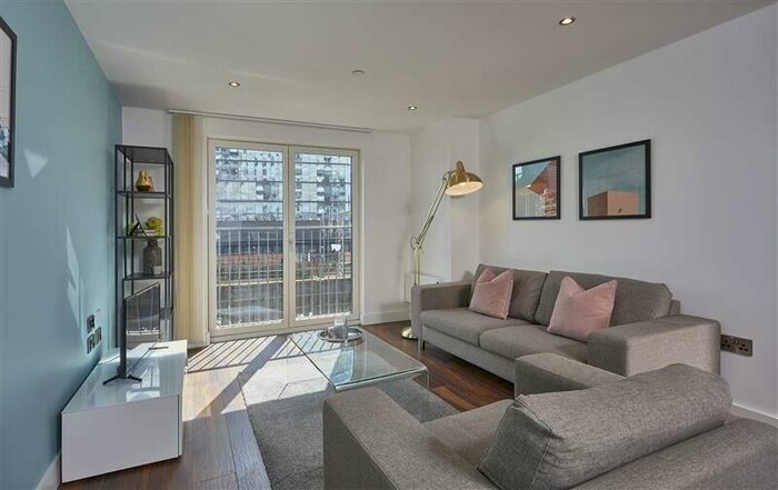 3 Bedroom Apartment To Rent In Greengate Salford, M3