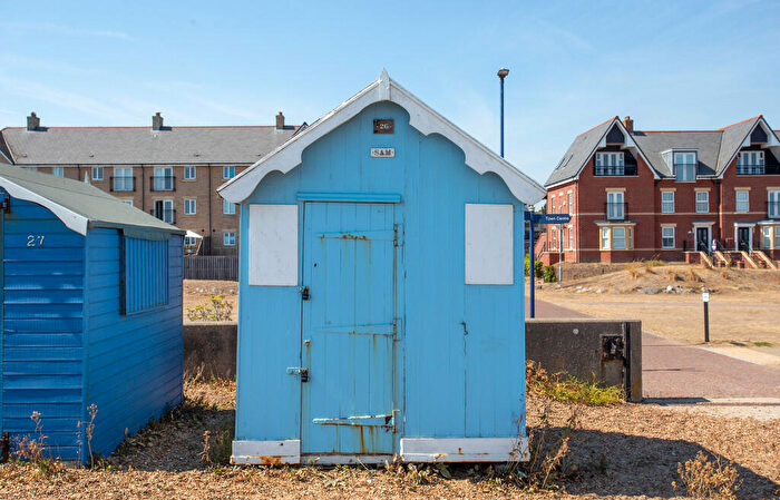 Chalet For Sale In Beach Hut Manor End, IP11
