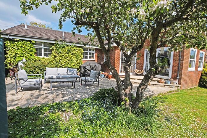 4 Bedroom Detached House For Sale In Headcorn Road, Maidstone, ME17