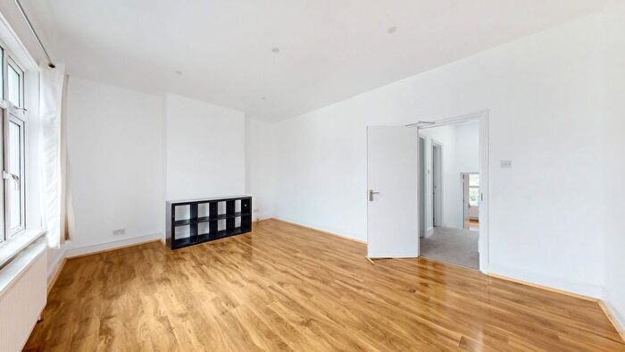1 Bedroom Flat To Rent In Fulham Palace Road, London, W6