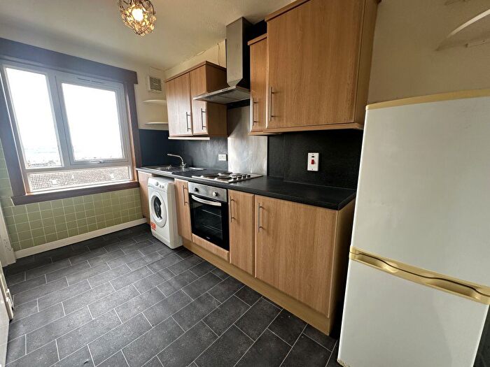 2 Bedroom Flat To Rent In Tr Colinton Place, Dundee, DD2