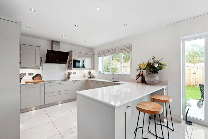 5 Bedroom Detached House For Sale In Station Road, Goldsborough, Knareabororugh, HG5