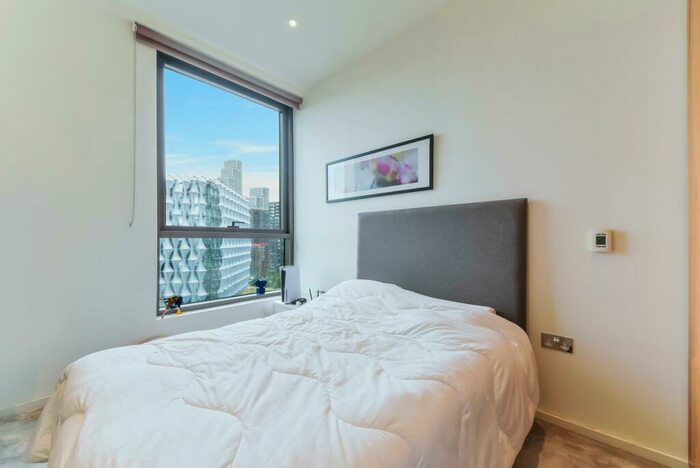 2 Bedroom Apartment For Sale In Ambassador Building, Embassy Gardens, London, SW11