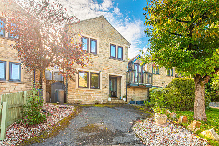 3 Bedroom Detached House For Sale In Robin Hood Chase, Stannington, Sheffield, S6