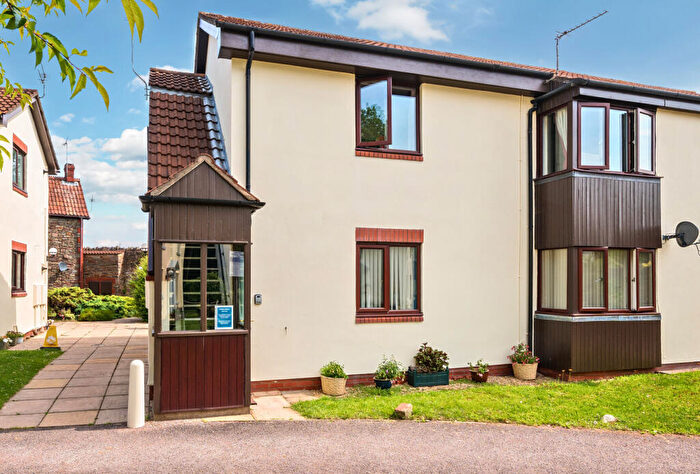 2 Bedroom Apartment For Sale In Westerleigh Road, Bristol, South Gloucestershire, BS16