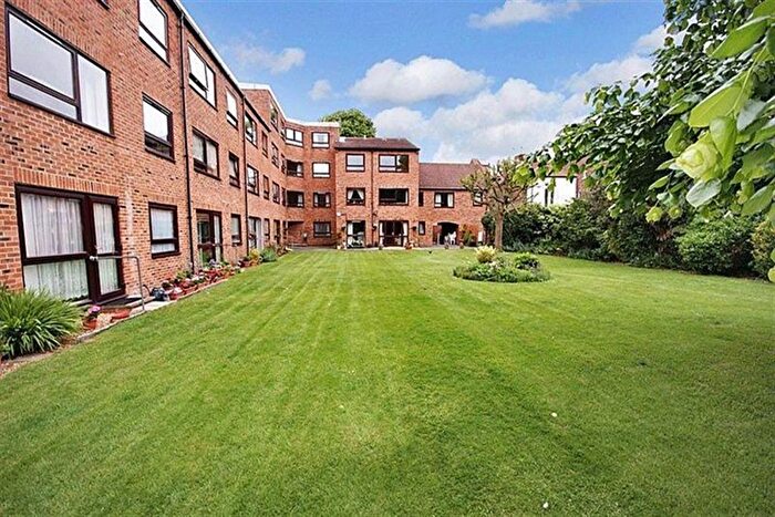 1 Bedroom Flat To Rent In Homegrove House, Southsea, PO5