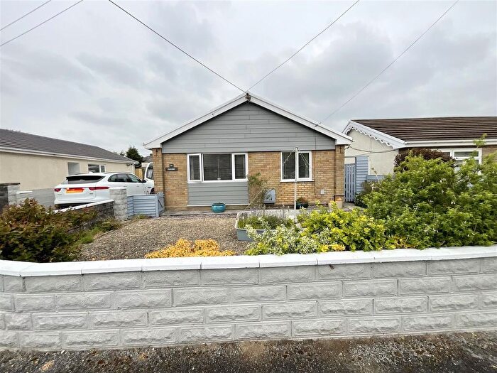 3 Bedroom Bungalow For Sale In Cliff Terrace, Burry Port, SA16