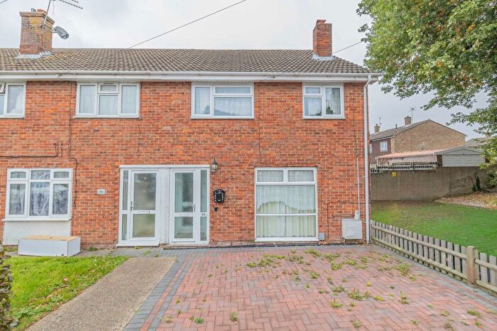 3 Bedroom End Of Terrace House For Sale In Arlington, Ashford, Kent, TN23