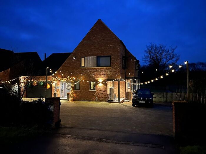 4 Bedroom Detached House For Sale In Goodmanham Road, Goodmanham, York, YO43