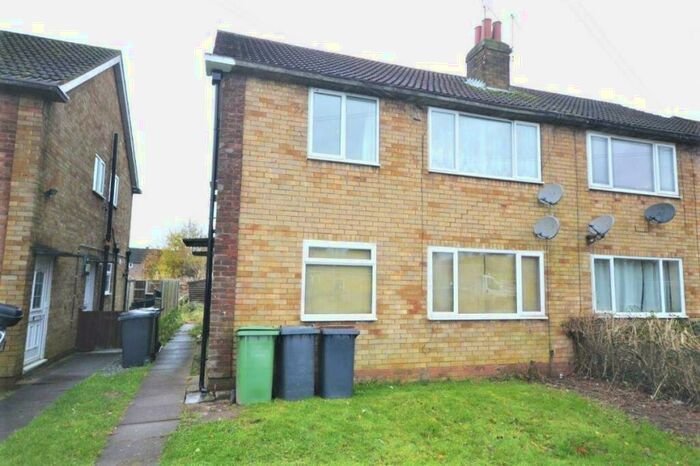 2 Bedroom Flat To Rent In Ramsden Avenue, Camp Hill, Nuneaton, CV10