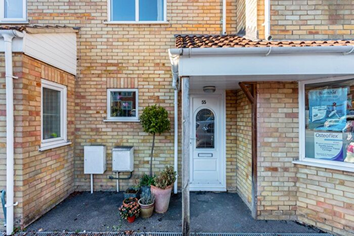3 Bedroom Flat To Rent In George Lane Marlborough, SN8