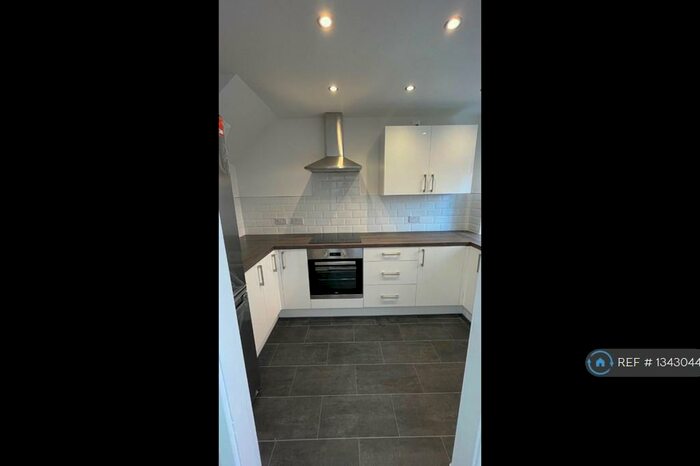 3 Bedroom Terraced House To Rent In Apple Walk, Nottingham, NG3