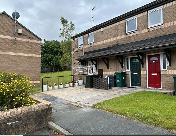 1 Bedroom Flat To Rent In Oakwell Close, Bradford, West Yorkshire, BD7