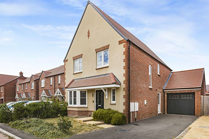 4 Bedroom Detached House For Sale In Appletons, Wantage, OX12