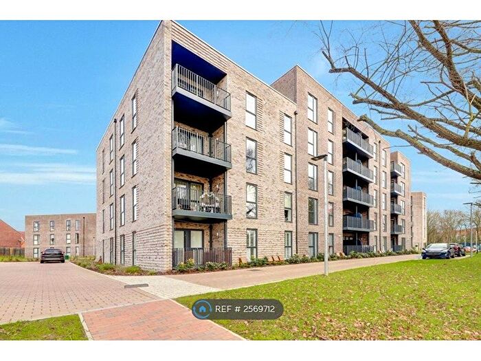 3 Bedroom Flat To Rent In Academy Way, Loughton, IG10