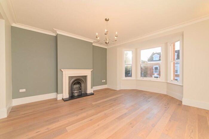 4 Bedroom Flat To Rent In Southwood Avenue, Highgate, N6