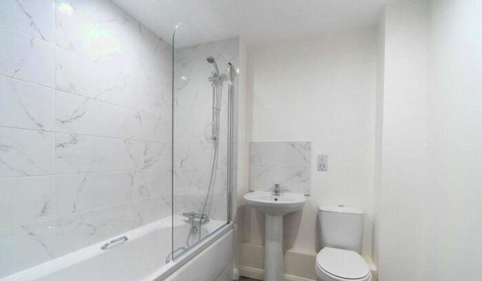 2 Bedroom Flat To Rent In High Road, Ilford, IG1