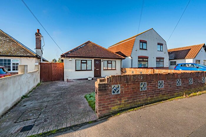 3 Bedroom Detached Bungalow For Sale In Bourn Avenue, Hillingdon, UB8