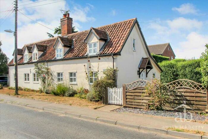 2 Bedroom Cottage To Rent In The Street, Ipswich, IP5