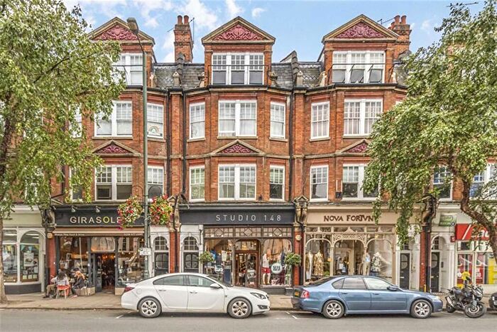 2 Bedroom Flat To Rent In High Street, Teddington, TW11
