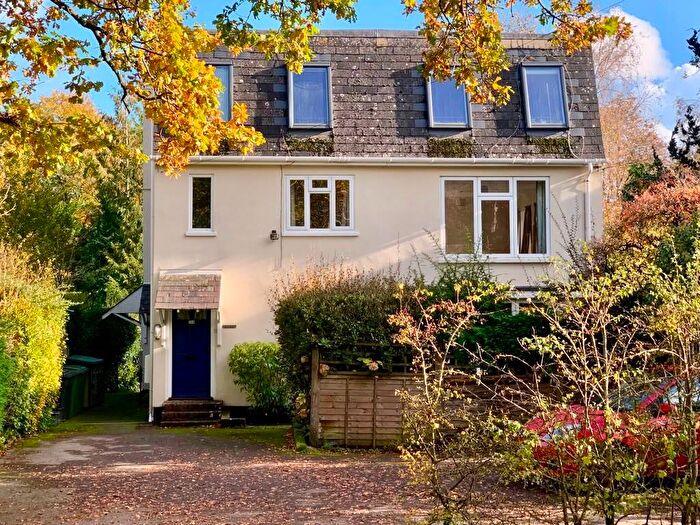 2 Bedroom Flat To Rent In Heath Road East, Petersfield, GU31