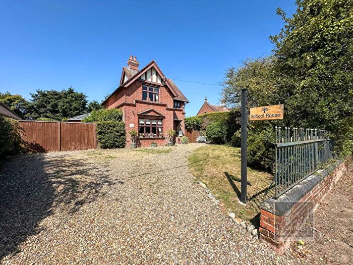 3 Bedroom Detached House For Sale In Hall Lane, Knapton, NR28